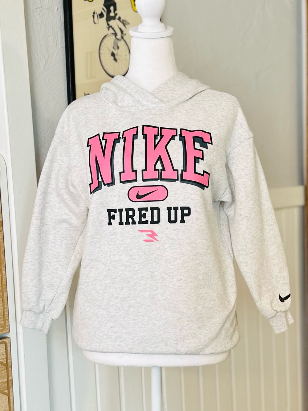 Nike "Fired Up" Hoodie Youth Meduim 10-12 Gray Pink Graphic Pullover Sweatshirt
